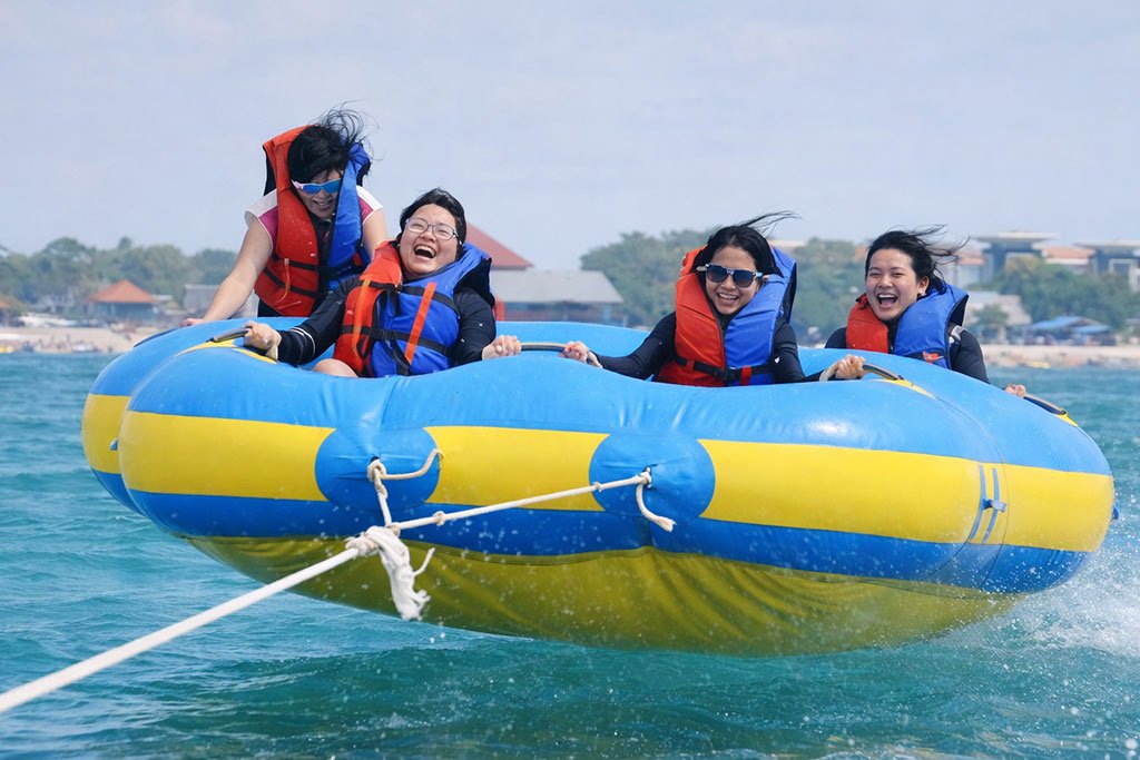 Tubing Tanjung Benoa Bali – Fun & Easy Water Sports Adventure