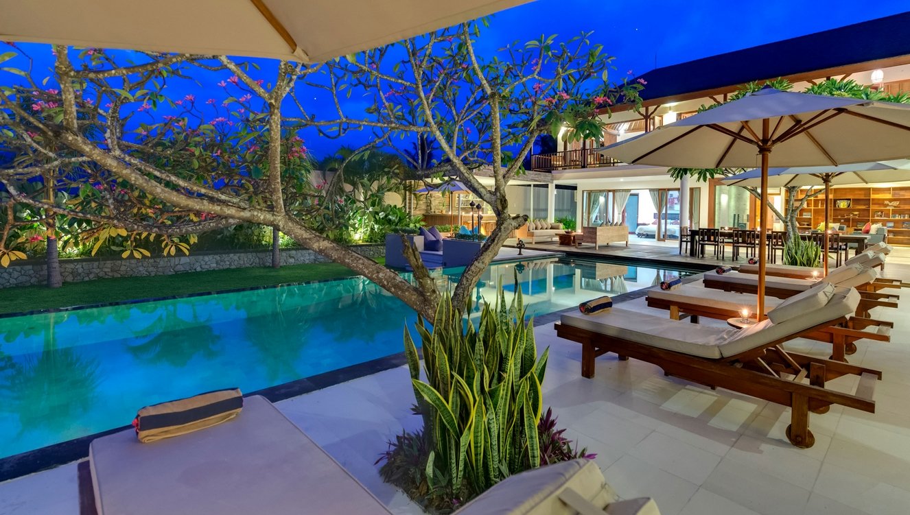 4-Bedroom Hillside Villa with Panoramic Sea Views & Wedding-Ready Lawns – Candidasa, East Bali – BVI419