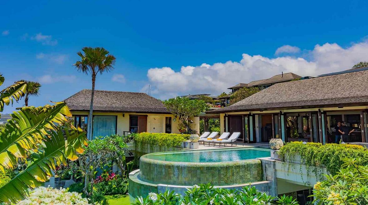 6-Bedroom Cliffside Villa with 2 Pools, Gym & Ocean Views – Near Pandawa Beach – BVI1072