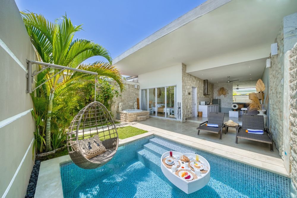 Romantic 1BR Private Villa w/ Pool & Jacuzzi – Tranquil Hideaway in Legian – BVI10555