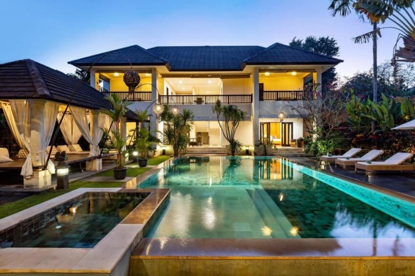 Elegant 6-Bedroom Villa with Huge Sofa Lounge & Open-Air Living in Nusa Dua – BVI4926