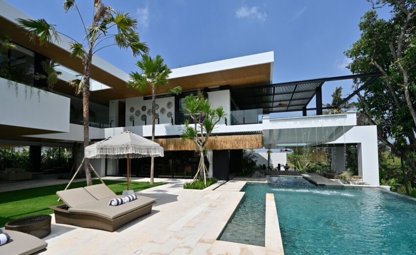Contemporary 6-Bedroom Luxury Villa with Rice Field Views – BVI67440